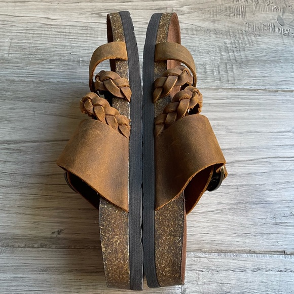 White Mountain Brown Leather Sandals Braided Straps Large Brass Buckle SZ 6 - Picture 10 of 14